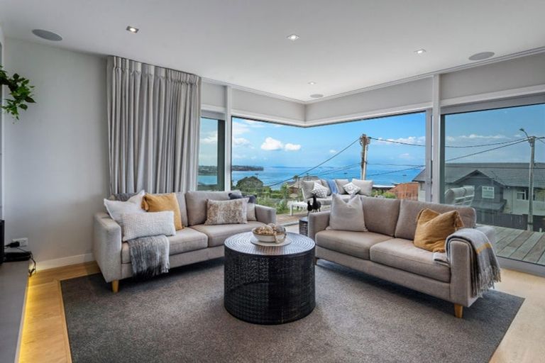 Photo of property in 128 Churchill Road, Rothesay Bay, Auckland, 0630