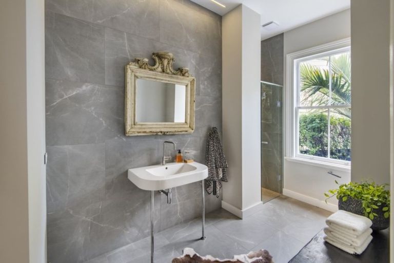 Photo of property in 8 St Aubyn Street, Devonport, Auckland, 0624