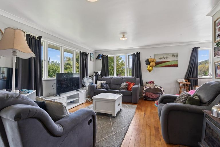 Photo of property in 2 View Street, Maungaturoto, 0520