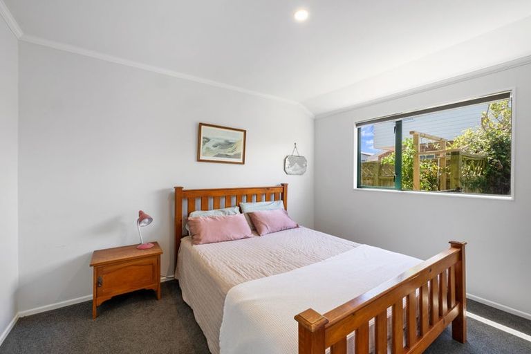 Photo of property in 9 Sandel Rise, Merrilands, New Plymouth, 4312