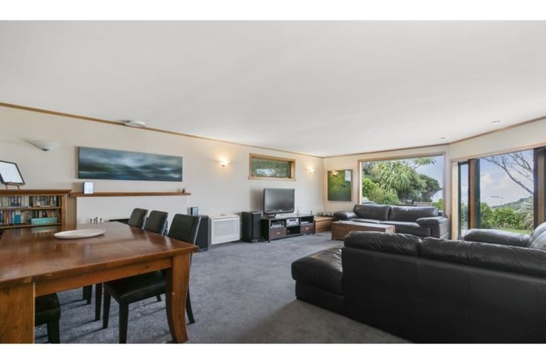 Photo of property in 204 Miromiro Road, Normandale, Lower Hutt, 5010