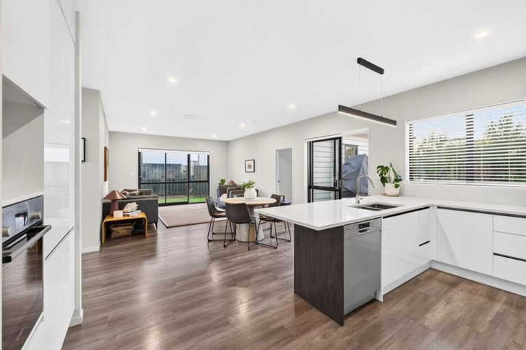 Photo of property in 9 Pukemarino Road, Waimauku, 0812