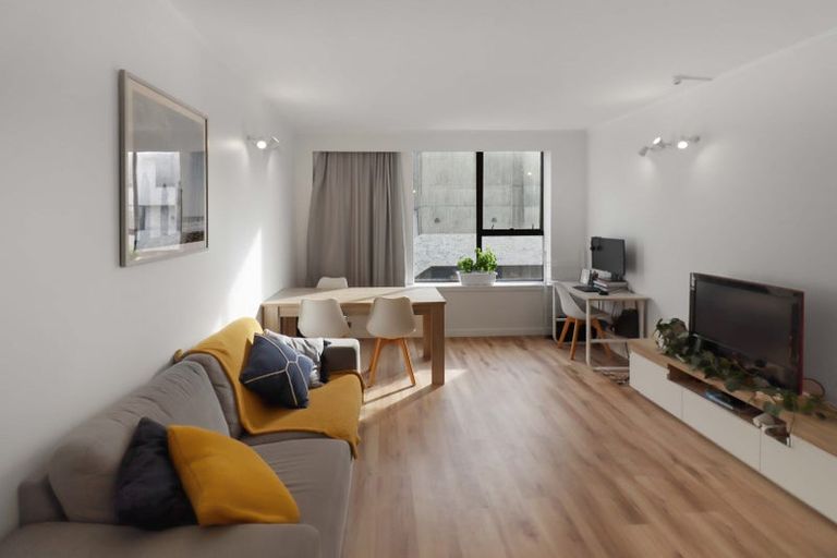Photo of property in Hobson Court Flats, 23/70 Hobson Street, Thorndon, Wellington, 6011