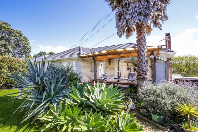 Photo of property in 135 Forest Hill Road, Henderson, Auckland, 0612