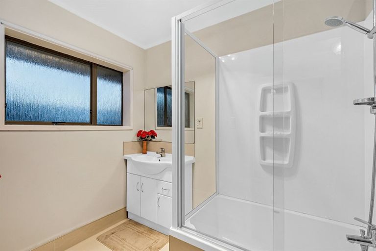 Photo of property in 2/18 Rangitoto Terrace, Milford, Auckland, 0620