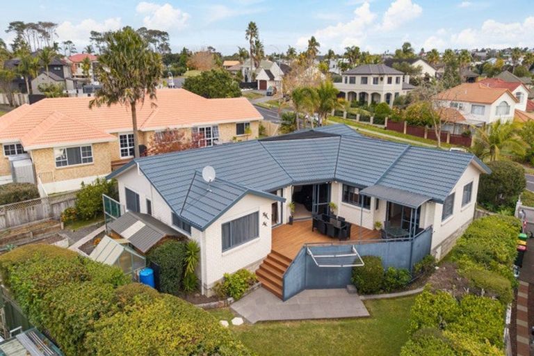 Photo of property in 72 Marina View Drive, West Harbour, Auckland, 0618