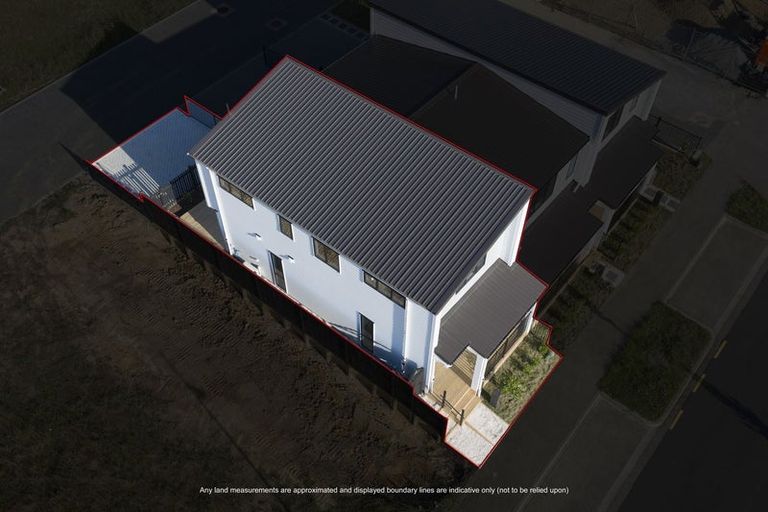 Photo of property in 8 Harikoa Way, Karaka, 2113