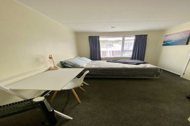 Photo of property in 5 Kairanga Crescent, Wainuiomata, Lower Hutt, 5014