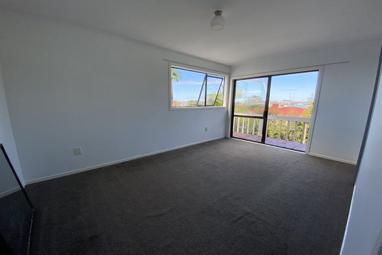 Photo of property in 54 Potter Avenue, Northcote, Auckland, 0627