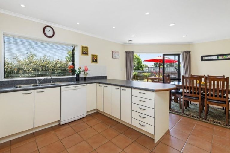 Photo of property in 9 Cockle Road, Cockle Bay, Auckland, 2014