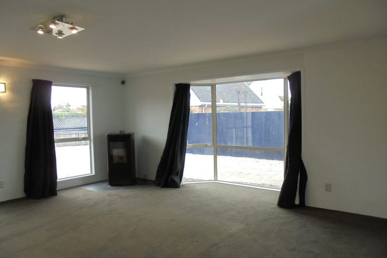 Photo of property in 39 Beauford Place, Parklands, Christchurch, 8083