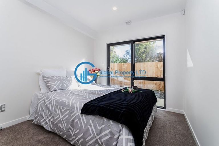Photo of property in 1 Lilac Lane, Oteha, Auckland, 0632
