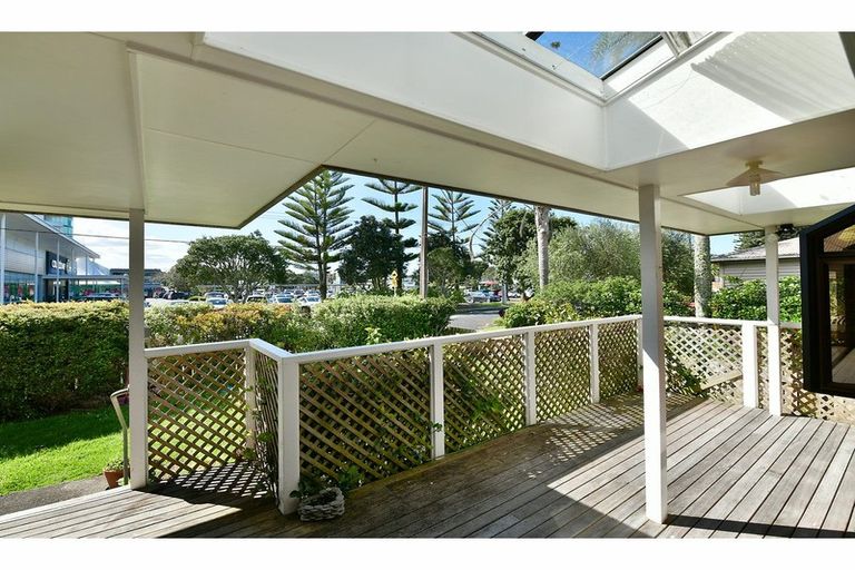 Photo of property in 8 Moenui Avenue, Orewa, 0931