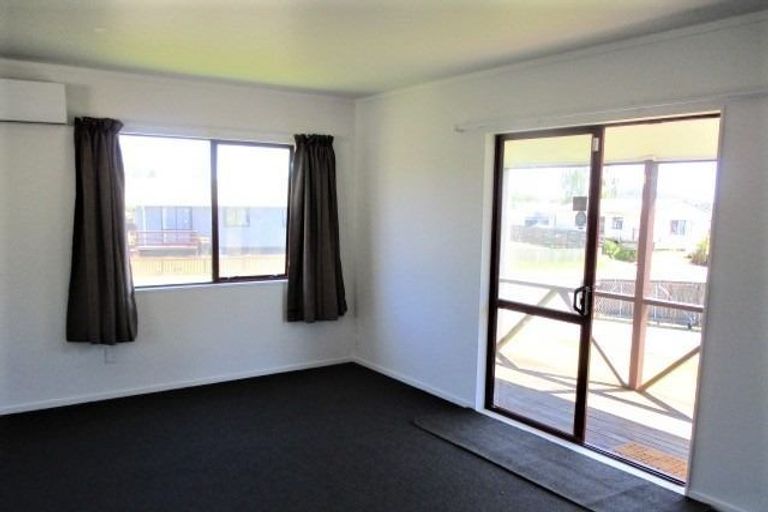 Photo of property in 8 Beech Place, Owhata, Rotorua, 3010