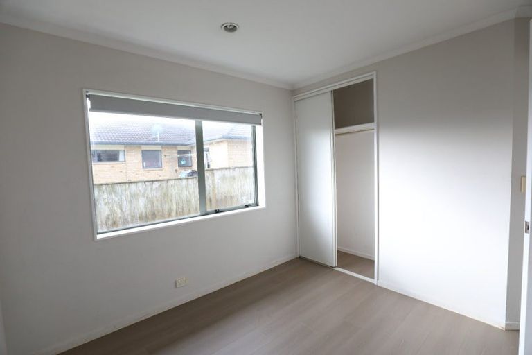 Photo of property in 24 Ashmere Lane, Weymouth, Auckland, 2103