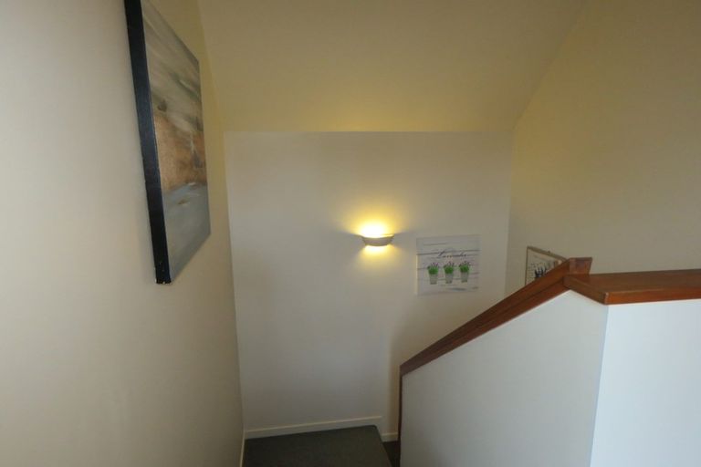 Photo of property in 2/271 Memorial Avenue, Burnside, Christchurch, 8053