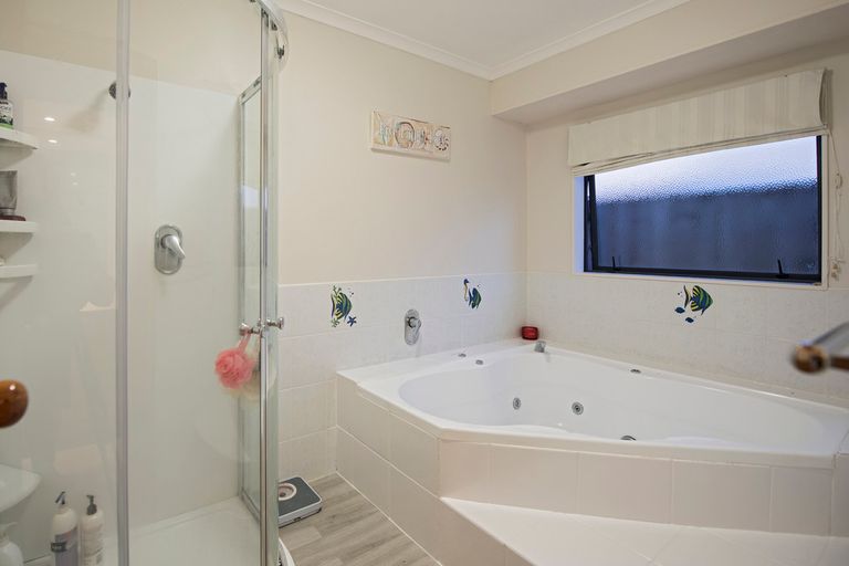 Photo of property in 156 Evans Road, Papamoa Beach, Papamoa, 3118