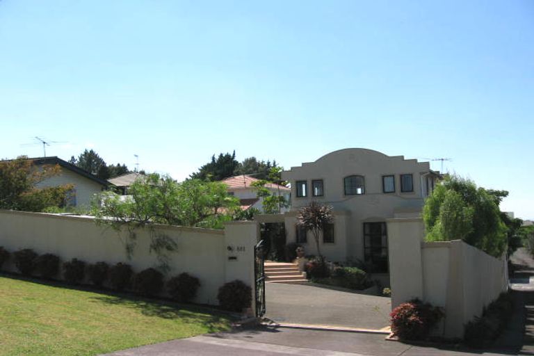 Photo of property in 1/881 East Coast Road, Northcross, Auckland, 0632