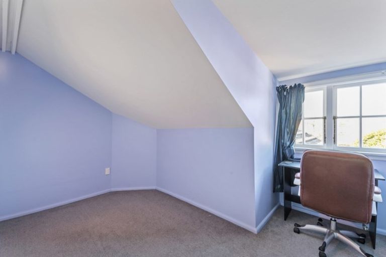 Photo of property in 16 Powell Crescent, Ilam, Christchurch, 8041