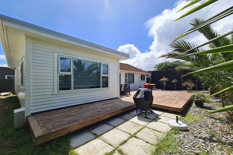 Photo of property in 1 Toru Road, Paraparaumu Beach, Paraparaumu, 5032