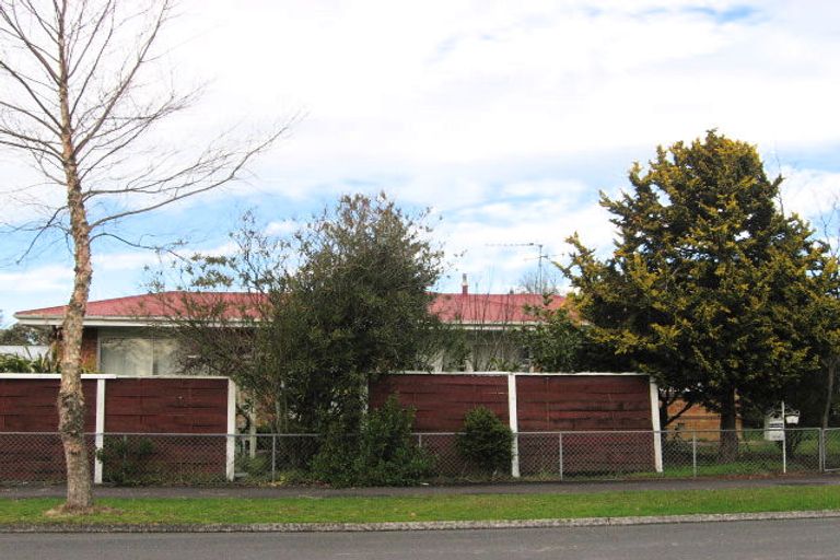 Photo of property in 2 Barrie Crescent, Silverdale, Hamilton, 3216