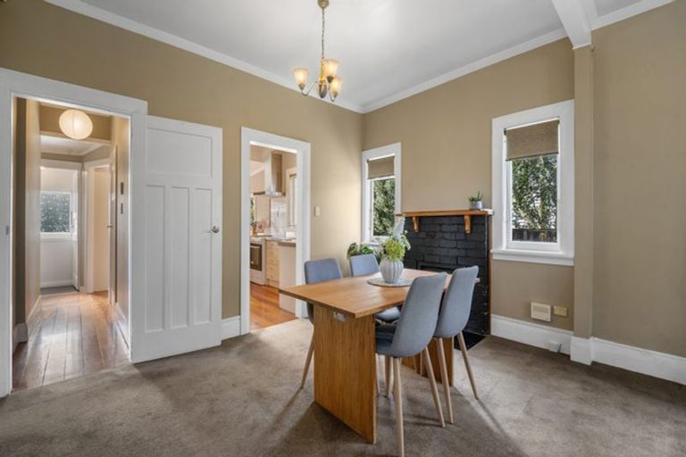Photo of property in 27 Oxford Street, Fairfield, Hamilton, 3214