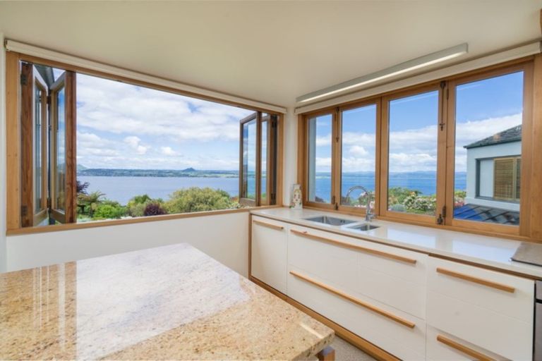 Photo of property in 27 Wakeman Road, Acacia Bay, Taupo, 3330