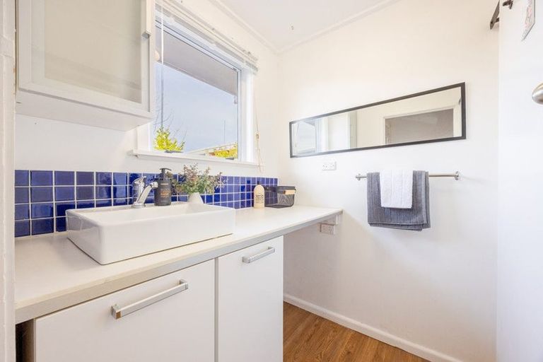 Photo of property in 8 Crichton Place, Taradale, Napier, 4112