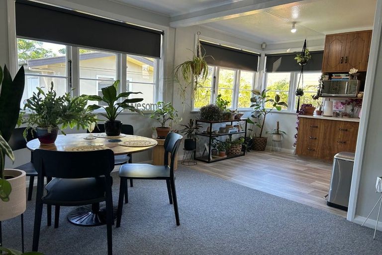 Photo of property in 108 Pahiatua Street, Hokowhitu, Palmerston North, 4410