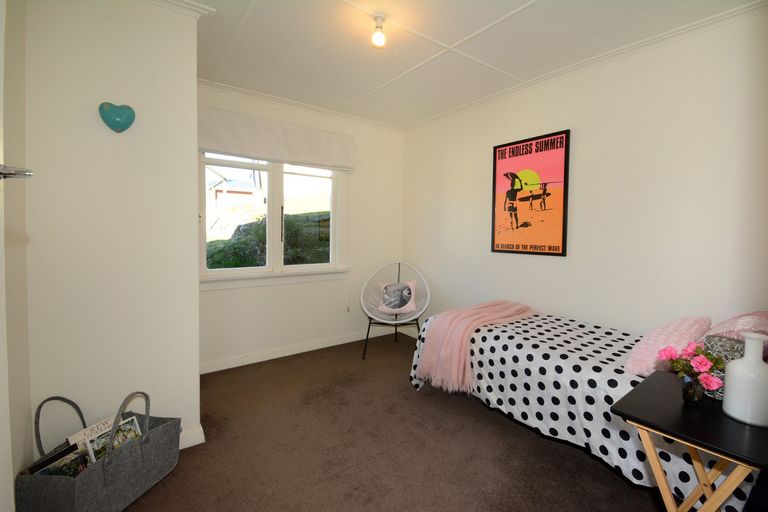 Photo of property in 96 Easther Crescent, Kew, Dunedin, 9012