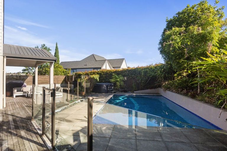 Photo of property in 21 Deanna Drive, West Harbour, Auckland, 0618