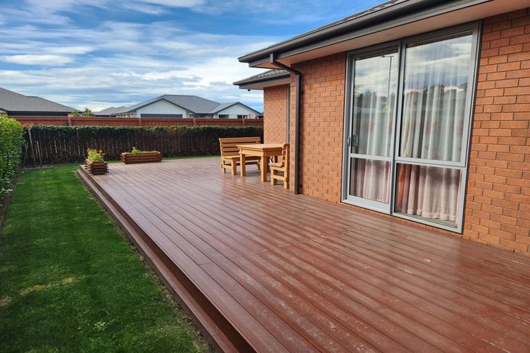 Photo of property in 8 Little Gem Road, Hornby, Christchurch, 8025