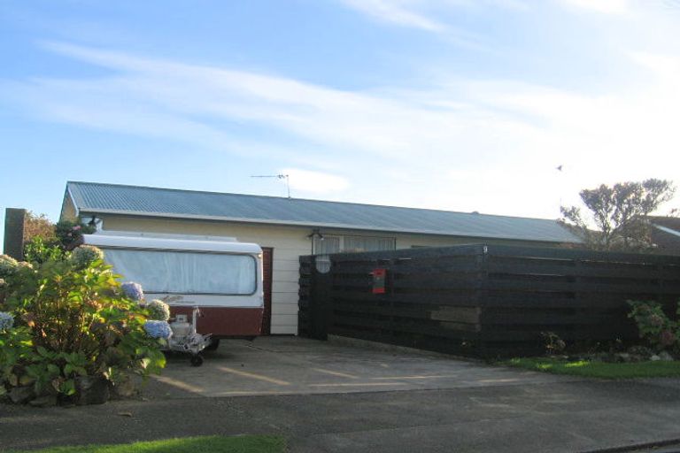 Photo of property in 9 Doon Grove, Papakowhai, Porirua, 5024