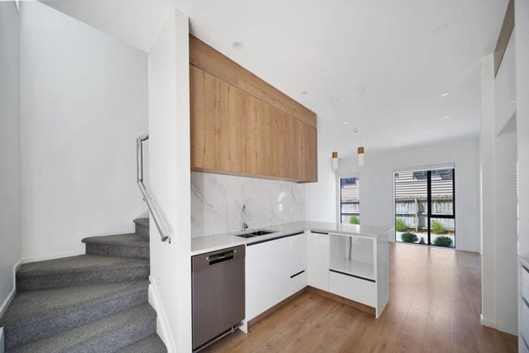 Photo of property in 64 Landscape Road, Papatoetoe, Auckland, 2025