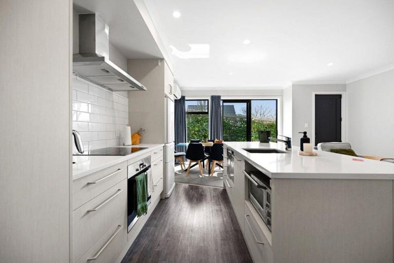 Photo of property in 2/25 Thackeray Street, Hamilton Lake, Hamilton, 3204