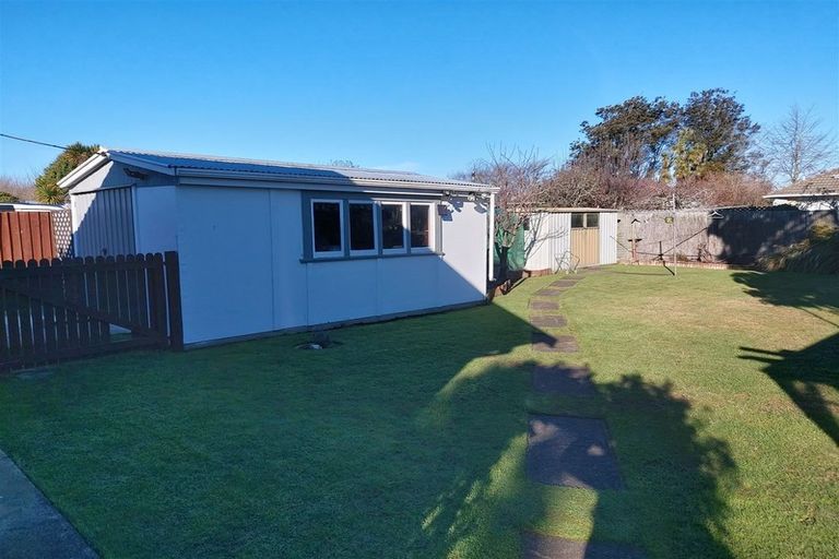 Photo of property in 84 Farquhars Road, Redwood, Christchurch, 8051