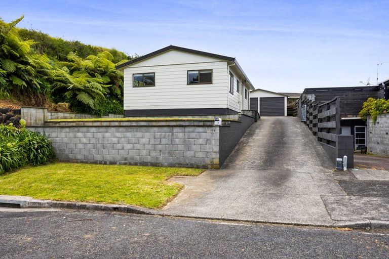 Photo of property in 118 Riversdale Drive, Merrilands, New Plymouth, 4312