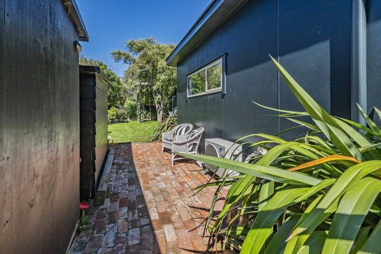 Photo of property in 11 Swindells Road, Waikuku Beach, 7473