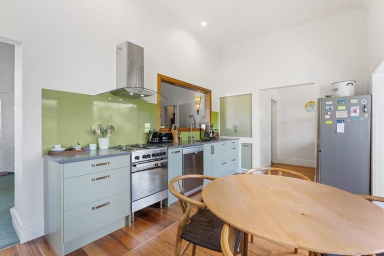 Photo of property in 12 Hurworth Place, College Estate, Whanganui, 4500