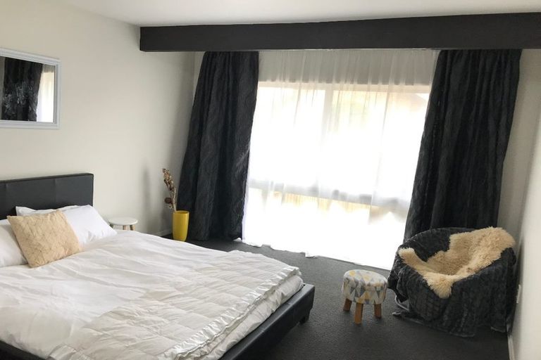 Photo of property in 2/321 Wairakei Road, Burnside, Christchurch, 8053