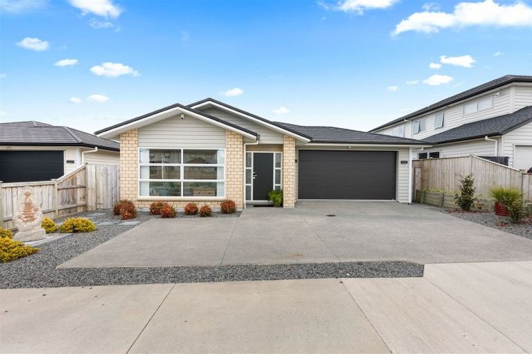 Photo of property in 14 Rauaruhe Road, Karaka, Papakura, 2113
