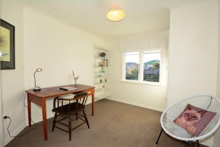 Photo of property in 96 Easther Crescent, Kew, Dunedin, 9012