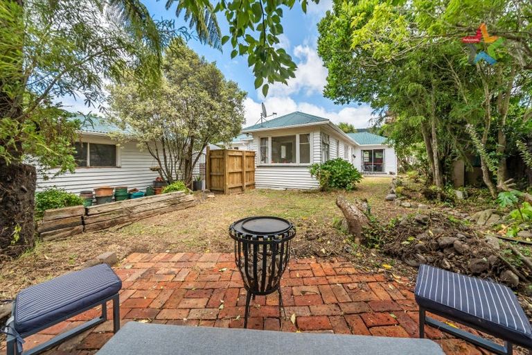 Photo of property in 5 Wood Street, Wainuiomata, Lower Hutt, 5014