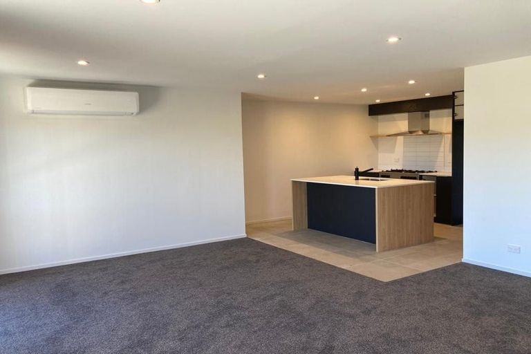 Photo of property in 2/60 Hayfield Way, Karaka, Papakura, 2580