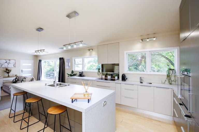 Photo of property in 12 Kent Crescent, Awapuni, Palmerston North, 4412