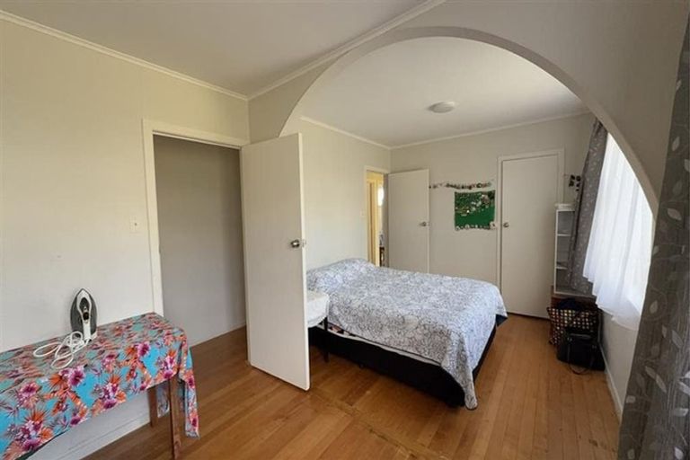 Photo of property in 26 Tiroroa Avenue, Te Atatu South, Auckland, 0610