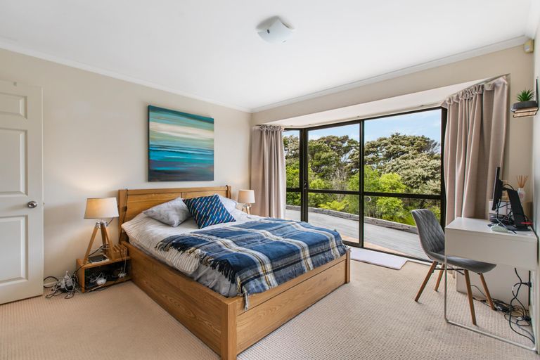 Photo of property in 54 Kittiwake Drive, Schnapper Rock, Auckland, 0632
