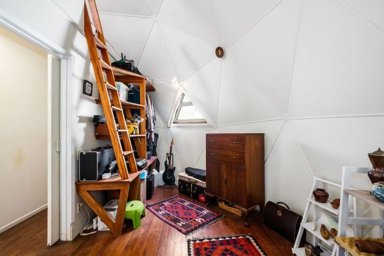 Photo of property in 14 Tremaine Place, Camborne, Porirua, 5026