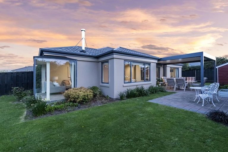 Photo of property in 35 Beechwood Drive, Northwood, Christchurch, 8051