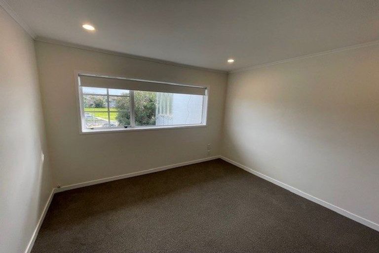 Photo of property in 2/185 Shakespeare Road, Milford, Auckland, 0620
